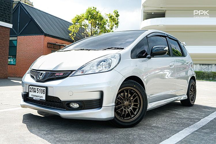 รถ Honda Jazz 1.5 JP สี ขาว