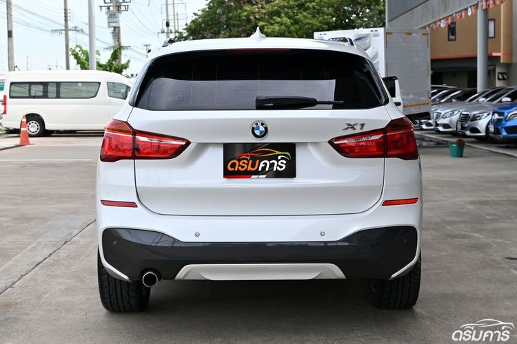 BMW X1 2018 2.0 sDrive18d M Sport Utility-car ดีเซล ไม่ติดแก๊ส เกียร์อัตโนมัติ ขาว รูปที่ 4