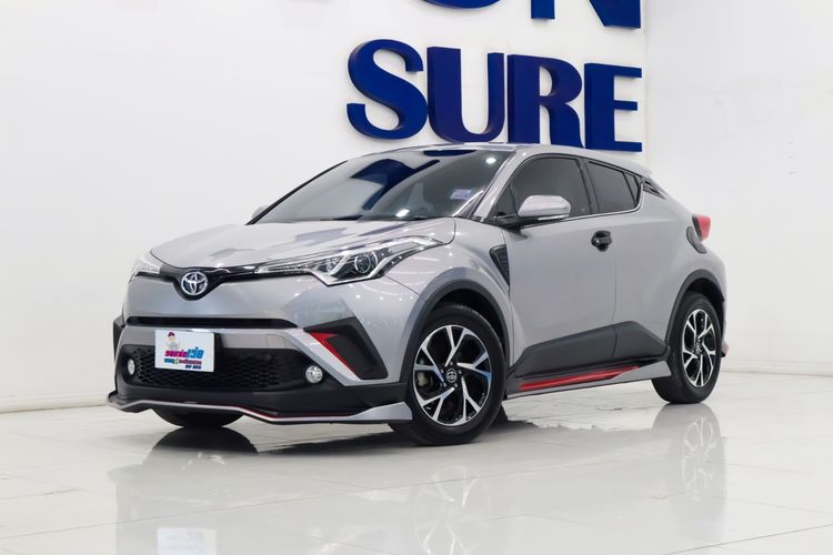 รถ Toyota C-HR 1.8 Mid สี เทา