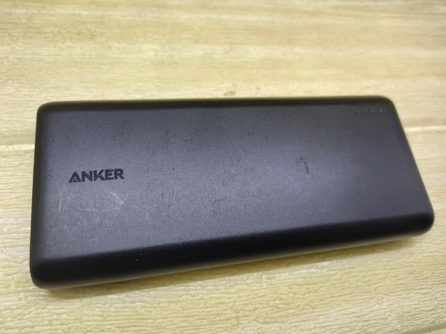 ขายPOWER BANK ANKER ความจุเยอะ 26800ma มือสองไฟยังทนดีมาก ขายเพียง 450 บาท ของใหม่ 1900