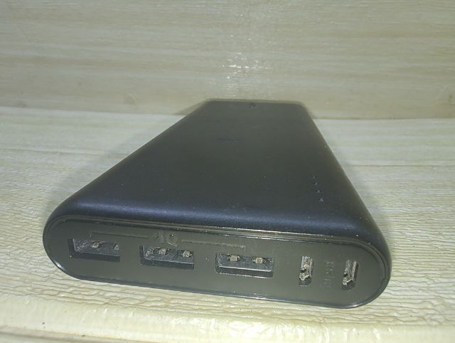 ขายPOWER BANK ANKER ความจุเยอะ 26800ma มือสองไฟยังทนดีมาก ขายเพียง 450 บาท ของใหม่ 1900 รูปที่ 5
