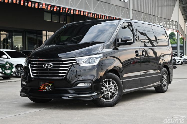 รถ Hyundai H-1  2.5 Deluxe สี ดำ