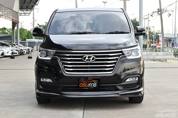 Hyundai H-1  2019 2.5 Deluxe Van ดีเซล ไม่ติดแก๊ส เกียร์อัตโนมัติ ดำ รูปที่ 2