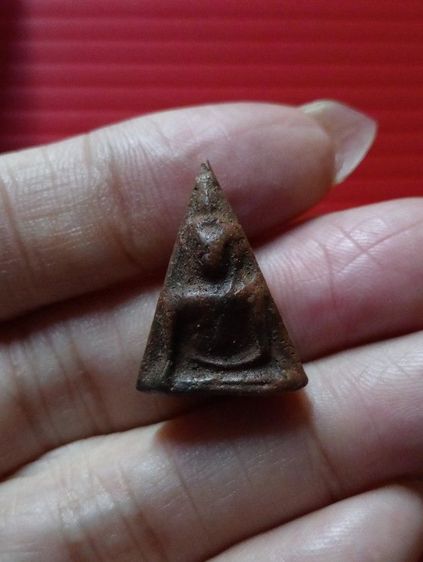 พระนางพญา เก่าเก็บ รูปที่ 8