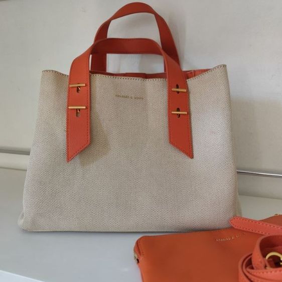 กระเป๋า CHARLES KEITH มือสองขายตามสภาพกรุณาอ่านรายระเอียดของคนรับได้กับของมือสอง รูปที่ 2