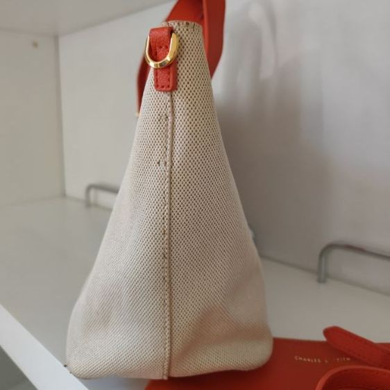 กระเป๋า CHARLES KEITH มือสองขายตามสภาพกรุณาอ่านรายระเอียดของคนรับได้กับของมือสอง รูปที่ 6