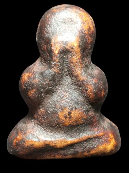 พระปิดตาลงรักครับ