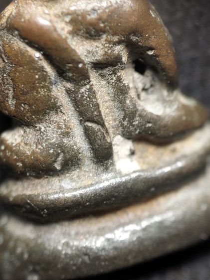 พระชัยวัฒน์เนื้อโลหะครับ รูปที่ 9