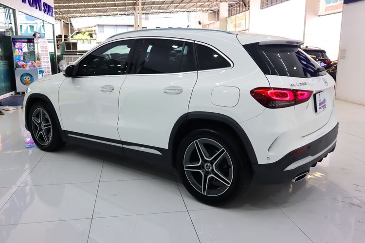 Mercedes-Benz GLA-Class 2023 GLA200 Utility-car เบนซิน ไม่ติดแก๊ส เกียร์อัตโนมัติ ขาว รูปที่ 3