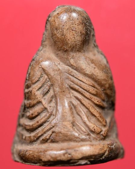 หลวงพ่อเงินเนื้อดิน รูปที่ 3