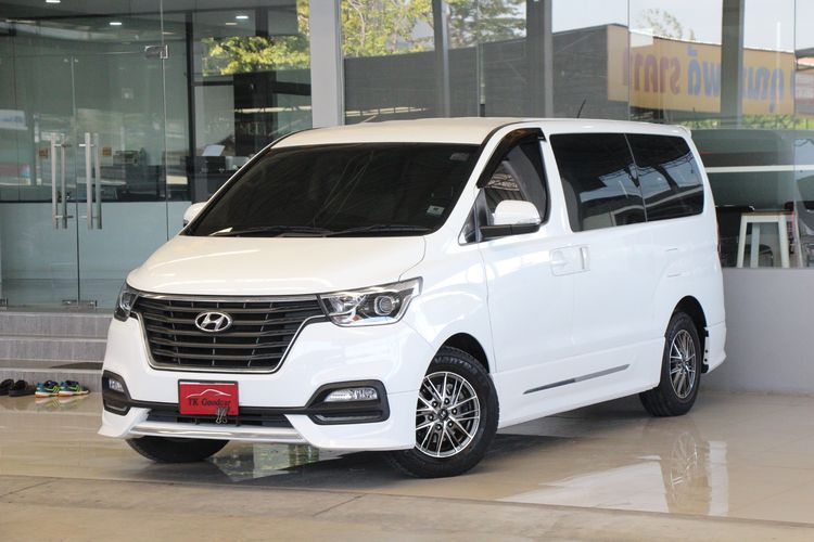 รถ Hyundai H-1  2.5 Elite สี ขาว