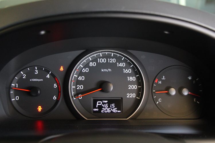 Hyundai H-1  2023 2.5 Elite Utility-car ดีเซล ไม่ติดแก๊ส เกียร์อัตโนมัติ ขาว รูปที่ 4