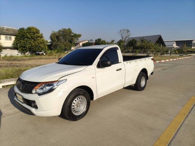 Mitsubishi Triton 2018 2.5 GL Pickup ดีเซล เกียร์ธรรมดา ขาว รูปที่ 4