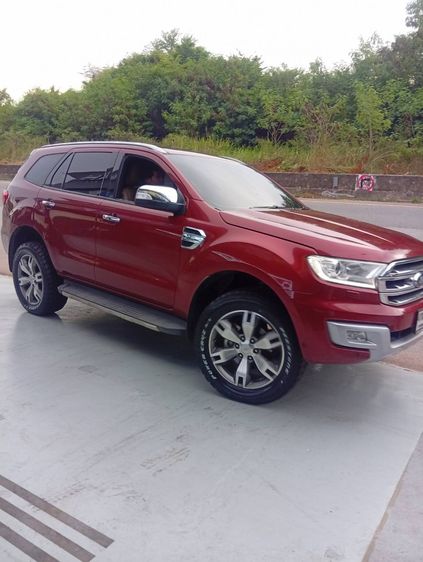 รถ Ford Everest 3.2 Titanium+ 4WD สี แดง