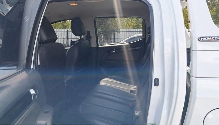 Chevrolet Colorado 2017 2.5 High Country Pickup ดีเซล เกียร์อัตโนมัติ ขาว รูปที่ 2