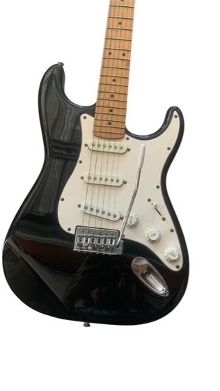 กีต้าร์ไฟฟ้าสีดำfender รูปที่ 3