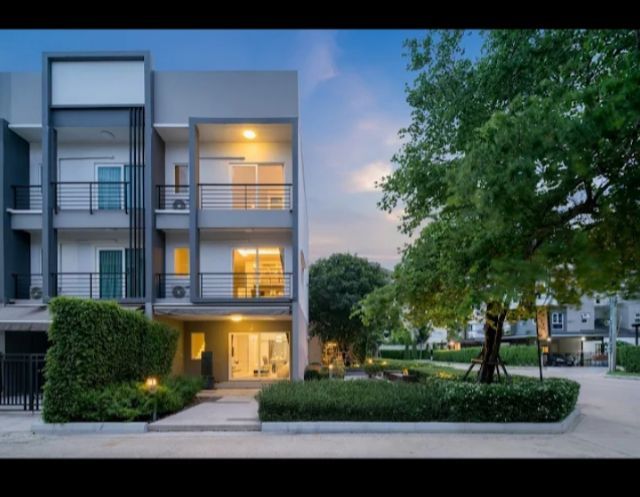 AP (Thailand) 2020 มีบางส่วน ใช่ ขายบ้านทาวเฮ้า3ชั้นหลังมุม 3นอน3น้ำพื้รที่22ครว. ทบ.กลางเทืองาวนหลวง ร9 รูปที่ 3