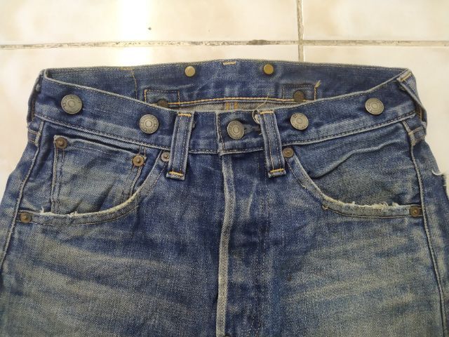 กางเกงยีนส์ ลีวายส์ 501xxx ริมแดง เอว 27 นิ้ว รูปที่ 3