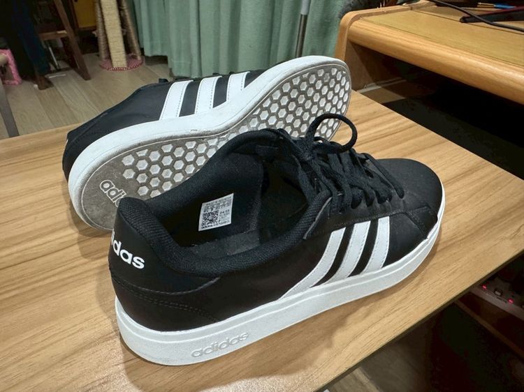 รองเท้าadidas แท้ ใหม่แค่ลองใส่