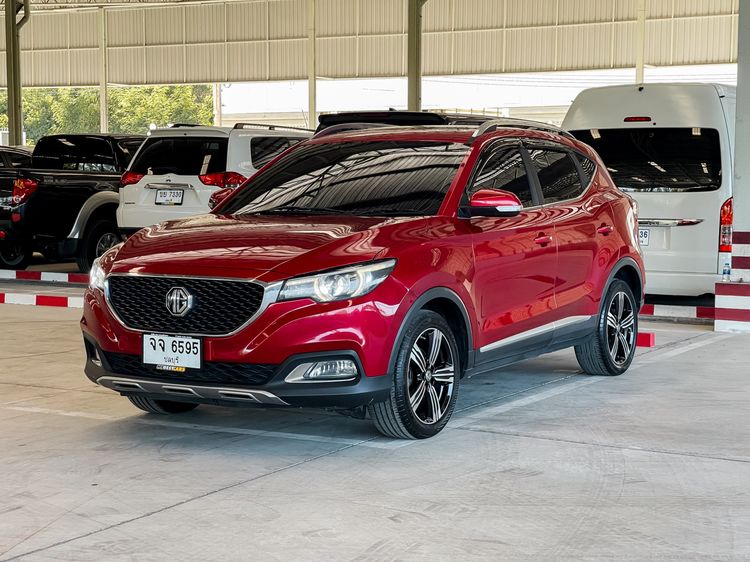 รถ MG ZS 1.5 X สี แดง