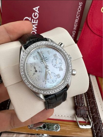 Omega Speedmaster reduced With Diamonds and mother of pearl รูปที่ 2