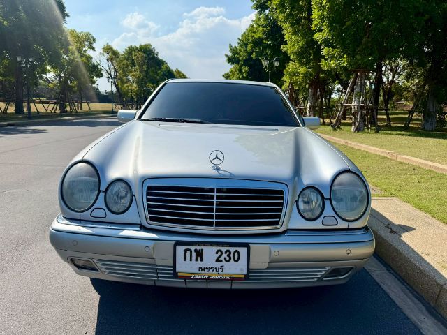 Mercedes-Benz E-Class 1997 E230 Sedan เบนซิน ไม่ติดแก๊ส เกียร์อัตโนมัติ บรอนซ์เงิน รูปที่ 3
