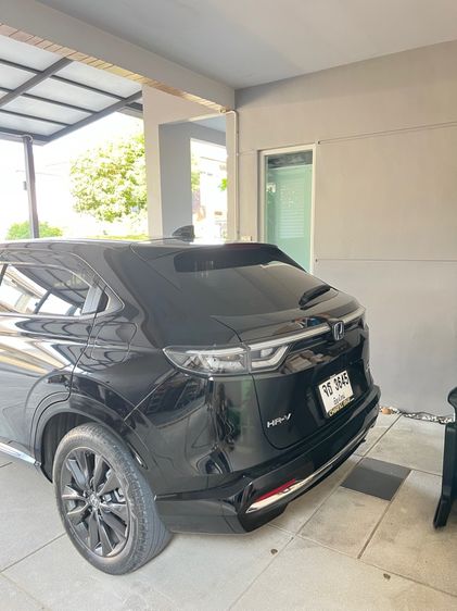 Honda HR-V 2023 1.5 e:HEV RS Sedan ไฮบริด ไม่ติดแก๊ส เกียร์อัตโนมัติ ดำ รูปที่ 4