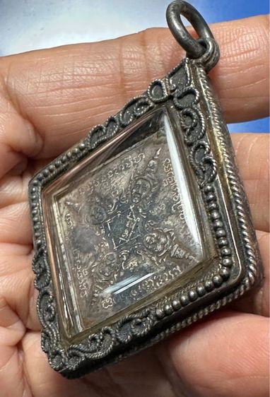 พระพรหมสี่หน้า เนื้อเงินหลังจาร เลี่ยมเงิน ไม่ทราบที่ รูปที่ 4