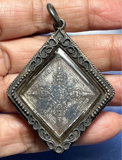 พระพรหมสี่หน้า เนื้อเงินหลังจาร เลี่ยมเงิน ไม่ทราบที่