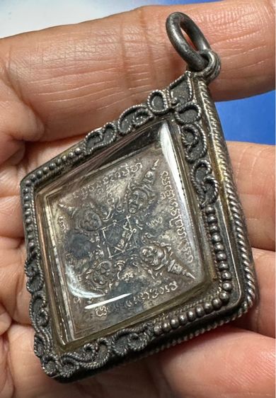 พระพรหมสี่หน้า เนื้อเงินหลังจาร เลี่ยมเงิน ไม่ทราบที่ รูปที่ 5