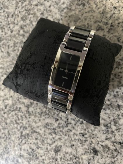 นาฬิกาข้อมือสุภาพสตรี DKNY รุ่น NY-8032  รุ่นนี้เป็นนาฬิกาดีไซน์ Ceramic Bangle สแตนเลสสตีลผสมเซรามิกสีดำ รูปที่ 5