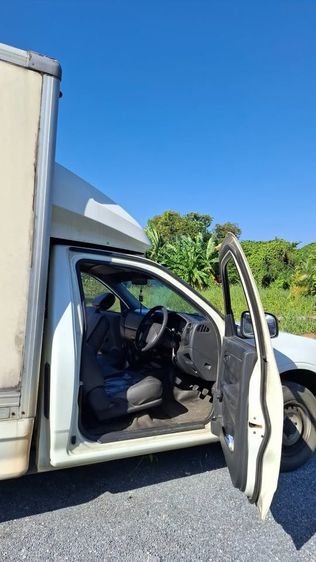 รถ Isuzu D-MAX 2.5 S สี ขาว