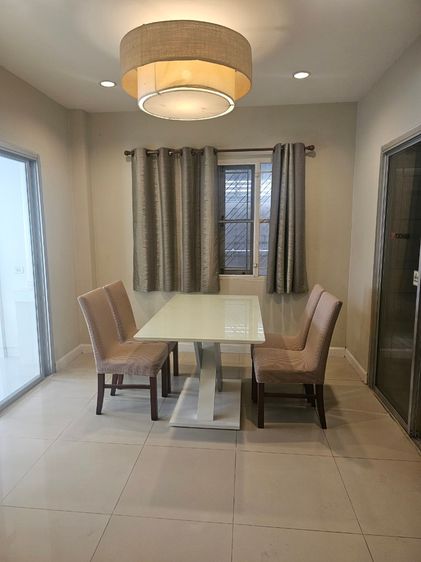 มีบางส่วน สร้างเสร็จก่อน 2010 ให้เช่าบ้านแฝด2ชั้น ม.สินเพชร บางบัวทองใกล้ถนนใหญ่กาญจนาภิเษก 600 เมตรใกล้ MRT คลองบางไผ่ รูปที่ 4