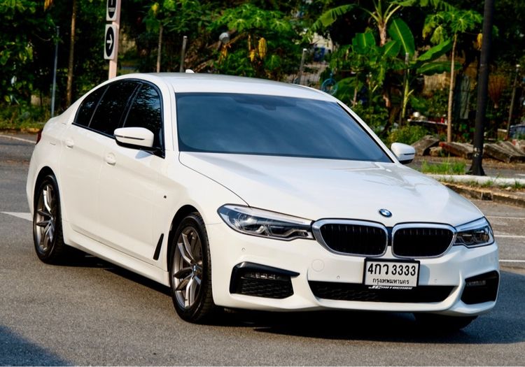 รถ BMW Series 5 520d สี ขาว