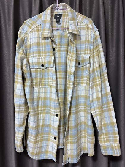 เสื้อเชิ้ต H and M