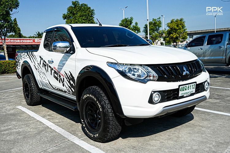 Mitsubishi Triton 2018 2.4 GLS Plus Pickup ดีเซล ไม่ติดแก๊ส เกียร์ธรรมดา ขาว รูปที่ 3