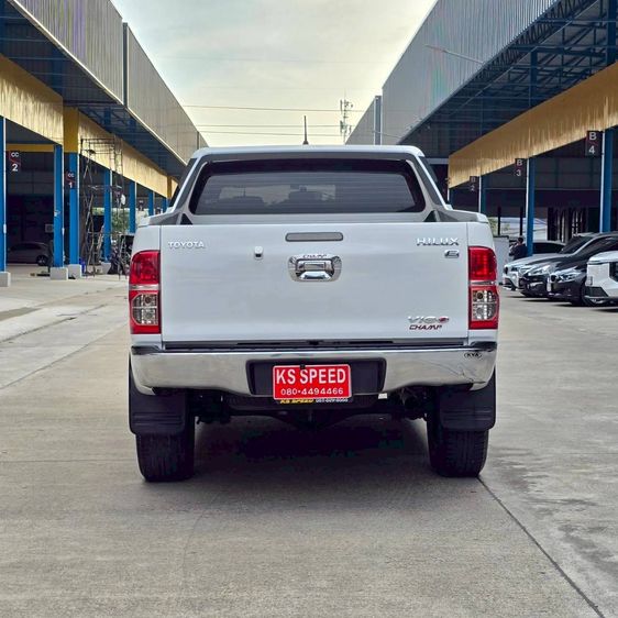 Toyota Hilux Vigo Champ 2015 Double Cab 2.5 E VNT Prerunner TRD Sportivo II Pickup ดีเซล ไม่ติดแก๊ส เกียร์อัตโนมัติ ขาว รูปที่ 4