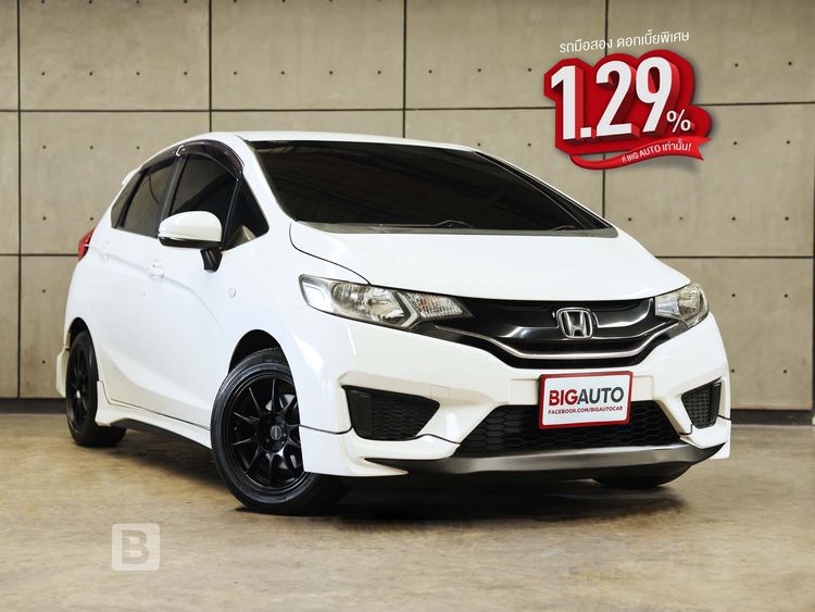Honda Jazz 2017 1.5 V Sedan เบนซิน ไม่ติดแก๊ส เกียร์อัตโนมัติ ขาว