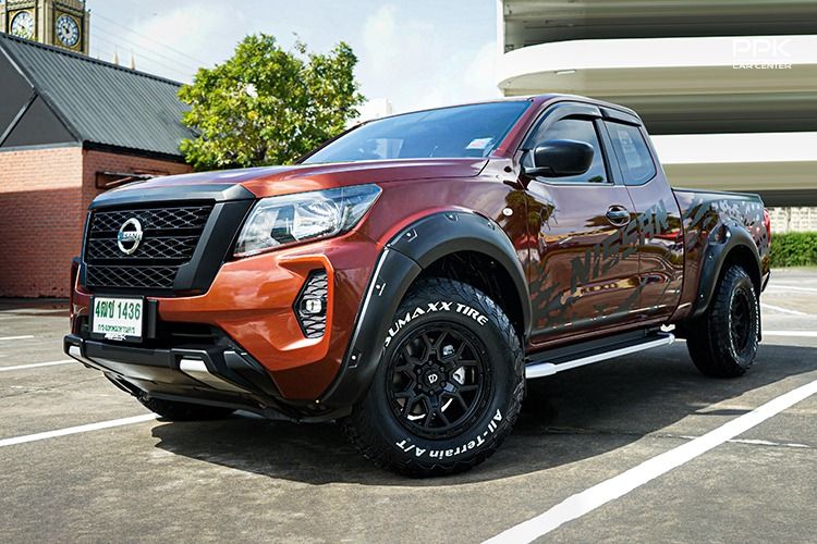 รถ Nissan Navara 2.5 SL สี น้ำตาล