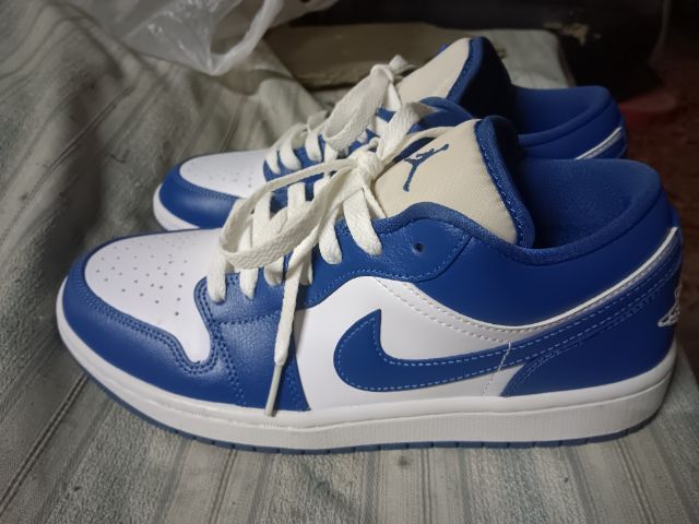 รองเท้าNike Air jordan 1 low Marina blue ของแท้จากช็อปNikeขายในราคามือ2แต่สภาพมือ1💯 รูปที่ 3