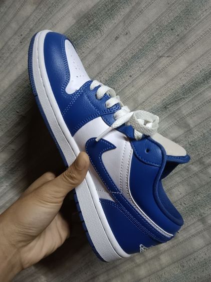 รองเท้าNike Air jordan 1 low Marina blue ของแท้จากช็อปNikeขายในราคามือ2แต่สภาพมือ1💯 รูปที่ 6