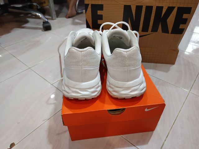 รองเท้า NIKE Running สีขาว ไซต์ 13 หรือ 46-47.5  ตามรูป  รูปที่ 3