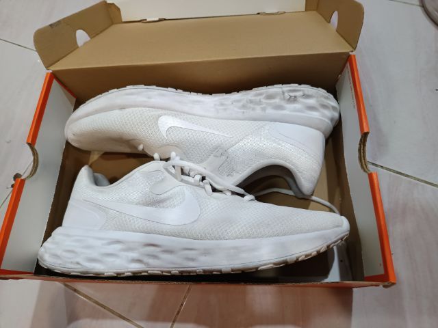 รองเท้า NIKE Running สีขาว ไซต์ 13 หรือ 46-47.5  ตามรูป  รูปที่ 9