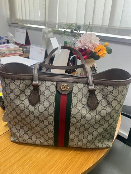 กระเป๋า Gucci GG Medium Tote