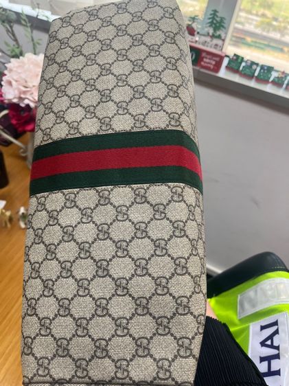 กระเป๋า Gucci GG Medium Tote รูปที่ 4