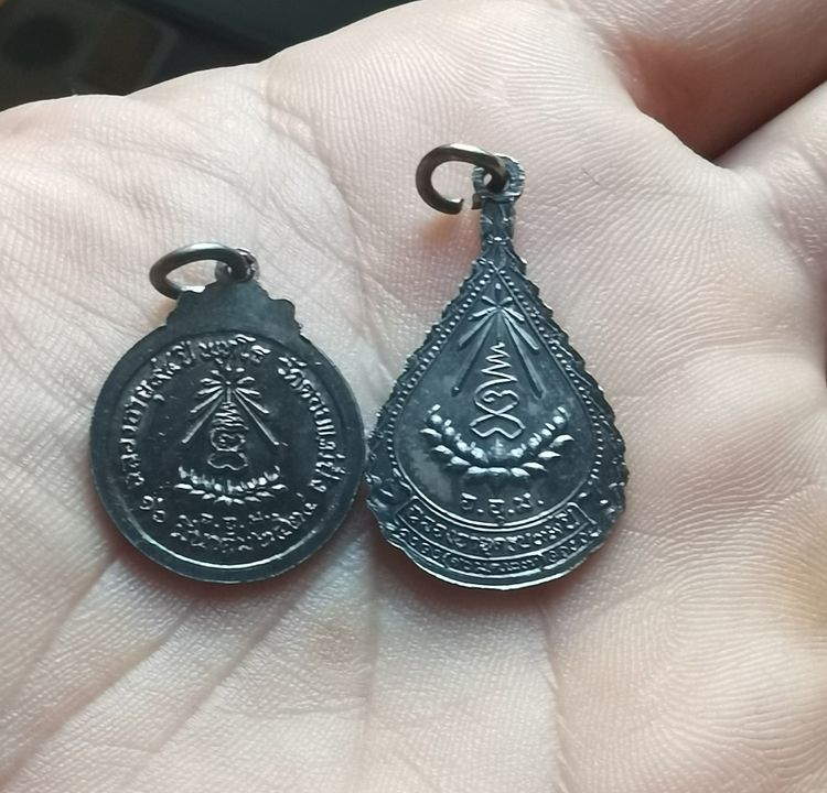 พระหลวงปู่แหวนเนื้อเงิน รูปที่ 6