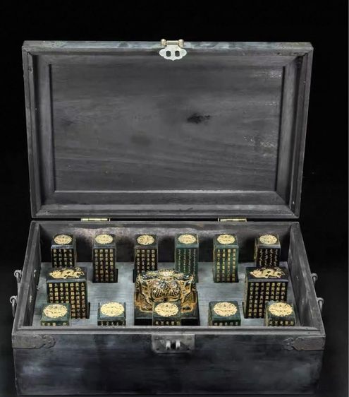 ✨ชุดกล่องตราประทับมังกรสันกกฤต ทำจากหยกเหอเถียนโบราณของจีน 