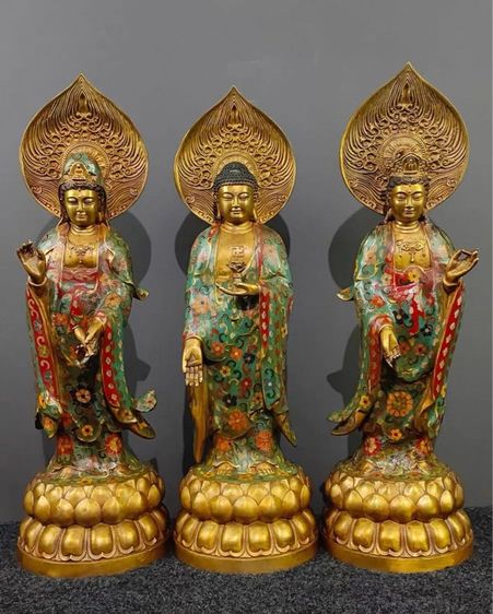 ✨ชุดพระพุทธรูปสามองค์นี้เป็นกลุ่มพระไตรโพธิพุทธะ