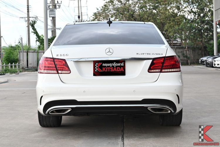 Mercedes-Benz E-Class 2015 E300 Sedan ไฮบริด ไม่ติดแก๊ส เกียร์อัตโนมัติ ขาว รูปที่ 4