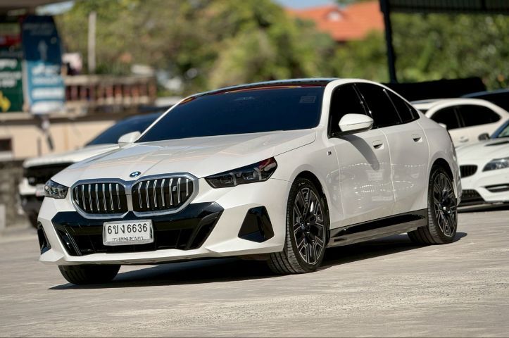 รถ BMW I5 eDrive40 M Sport สี ขาว